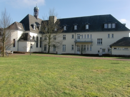 Kleve : Ortsteil Materborn, Kirchweg, Seniorenhaus Burg Ranzow, heute wird die Burg als Seniorenheim genutzt.